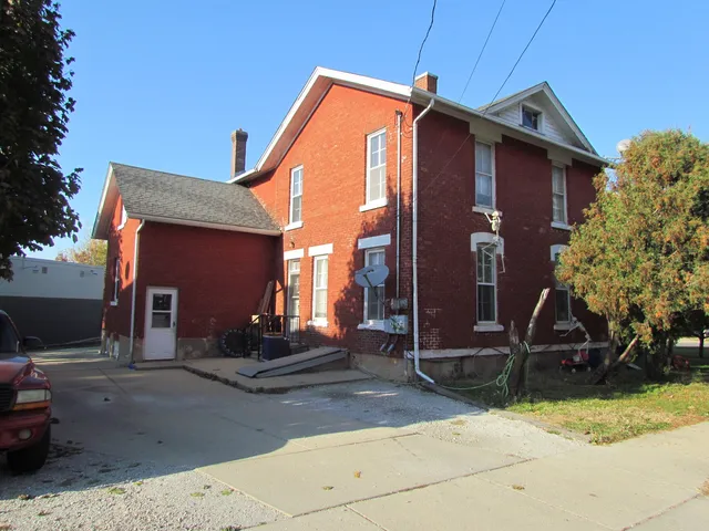 $285,000 | 310-312 Prairie Street, Aurora, IL 60506