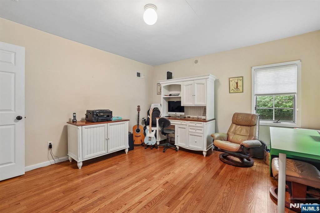 10 Arcadia Road Woodcliff Lake, NJ 07677 - Photo 16 of 33