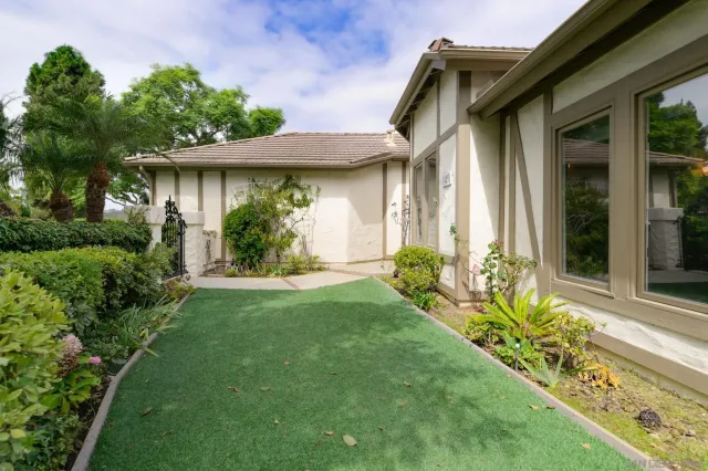 $2,395,888 | 14231 Fox Run Row, San Diego, CA 92130