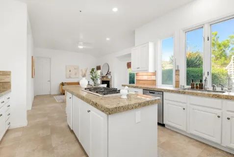 $2,395,887 | 14231 Fox Run Row, San Diego, CA 92130