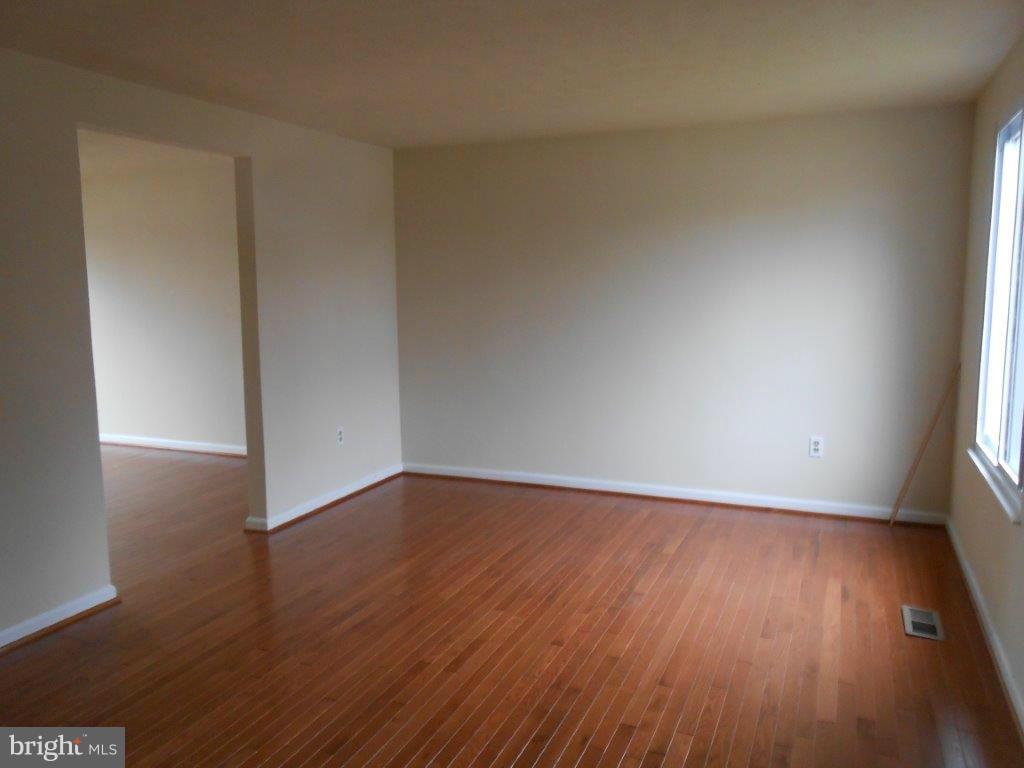 1353 Raleigh Drive Severn, MD 21144 - Photo 7 of 18 Living Room