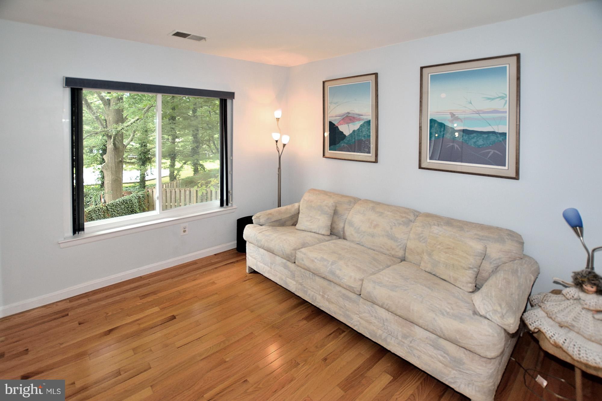 19000 Glendower Road Gaithersburg, MD 20879 - Photo 22 of 27 Bedroom