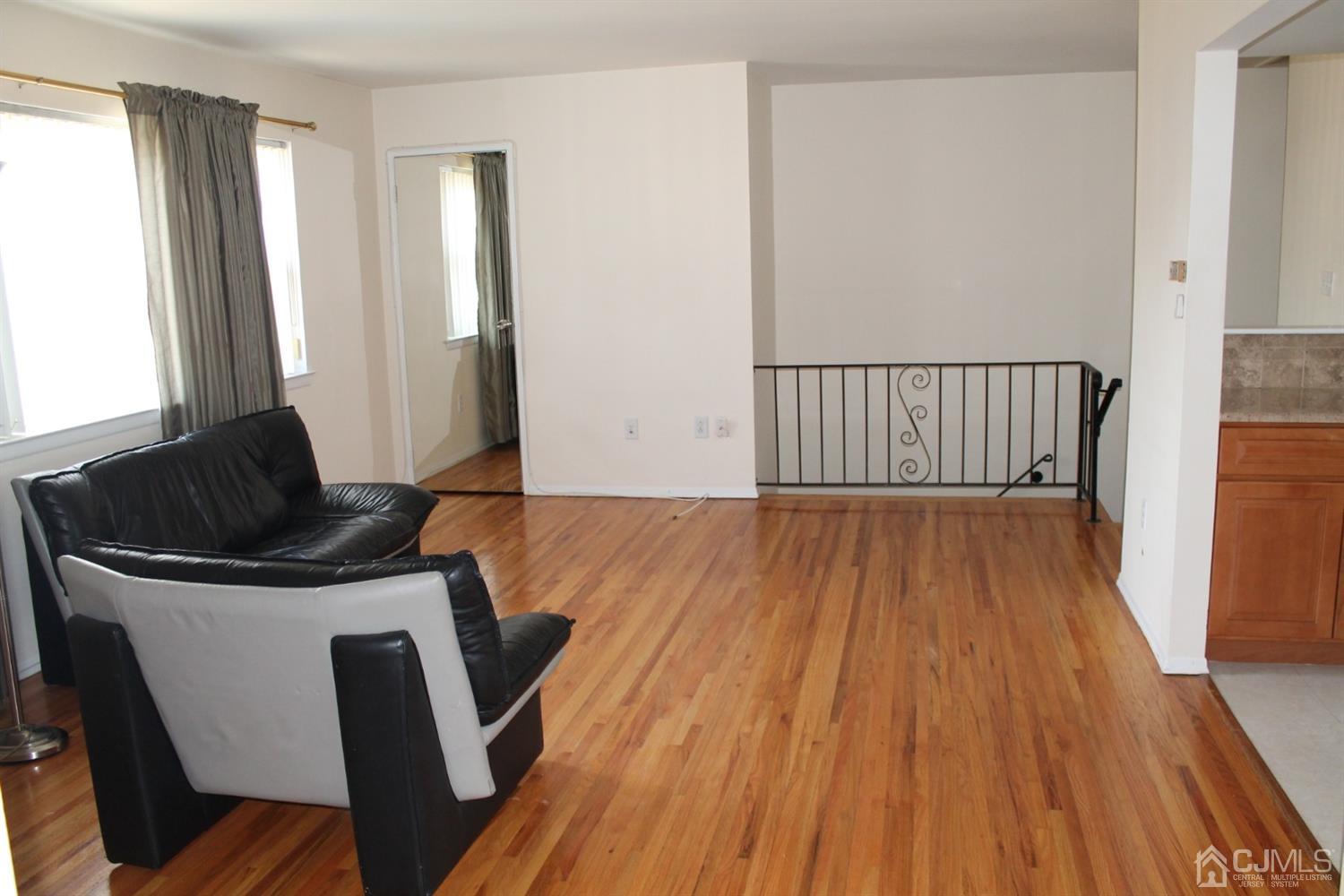 187 Evergreen Road, Unit 8B Edison, NJ 08837 - Photo 5 of 7 Gallery Image 5