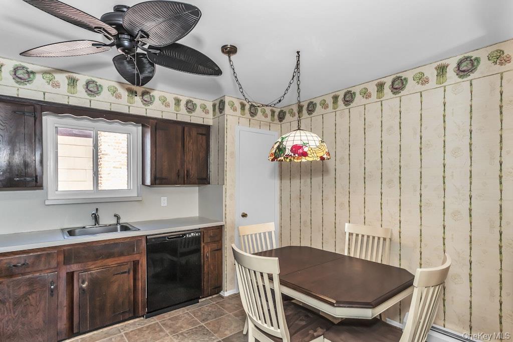 12 Spring Street Lindenhurst, NY 11757 - Photo 11 of 26
