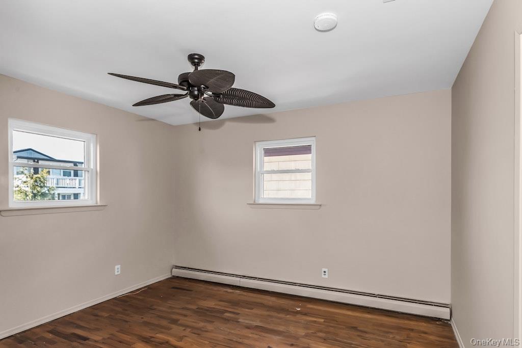 12 Spring Street Lindenhurst, NY 11757 - Photo 14 of 26