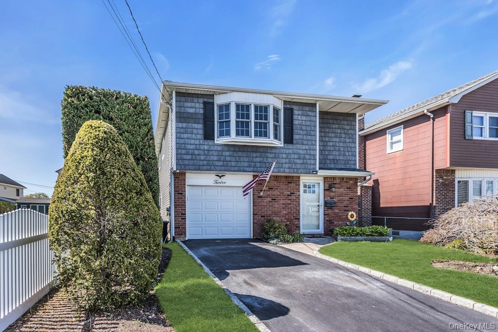 12 Spring Street Lindenhurst, NY 11757 - Photo 2 of 26