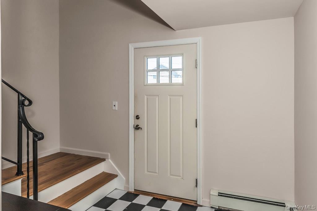 12 Spring Street Lindenhurst, NY 11757 - Photo 4 of 26