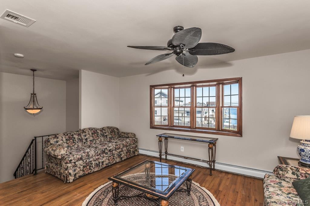 12 Spring Street Lindenhurst, NY 11757 - Photo 6 of 26