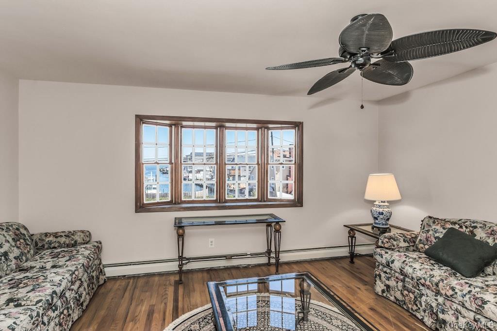 12 Spring Street Lindenhurst, NY 11757 - Photo 7 of 26