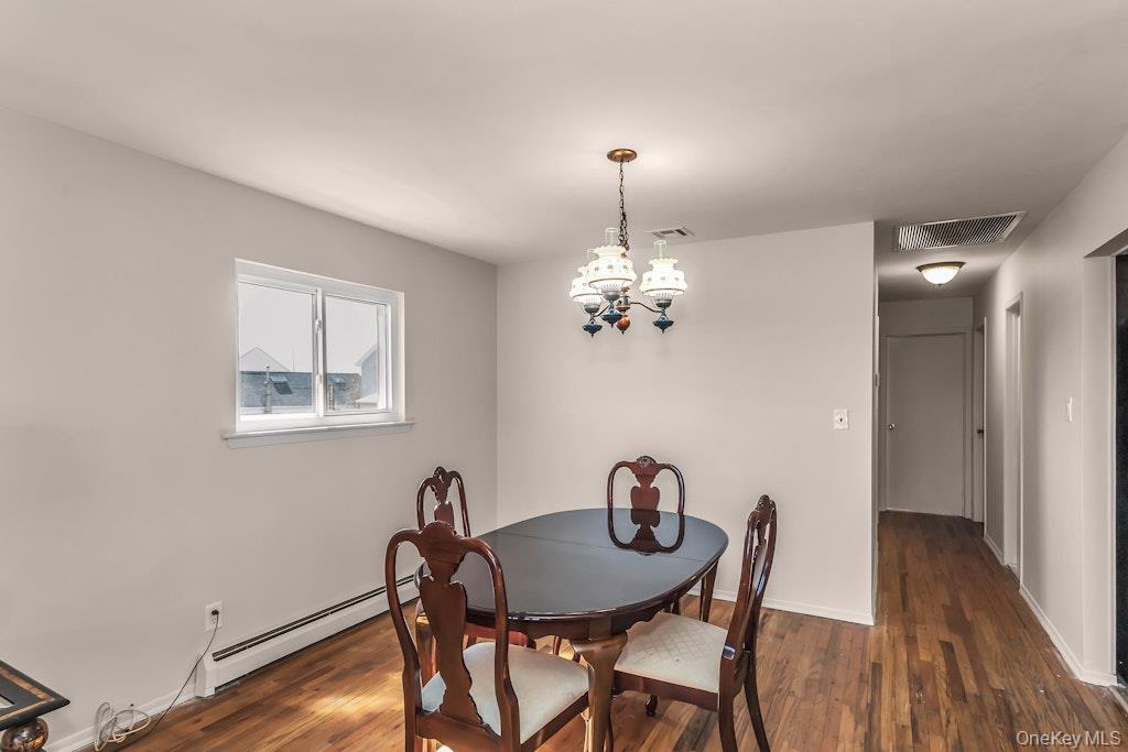 12 Spring Street Lindenhurst, NY 11757 - Photo 8 of 26