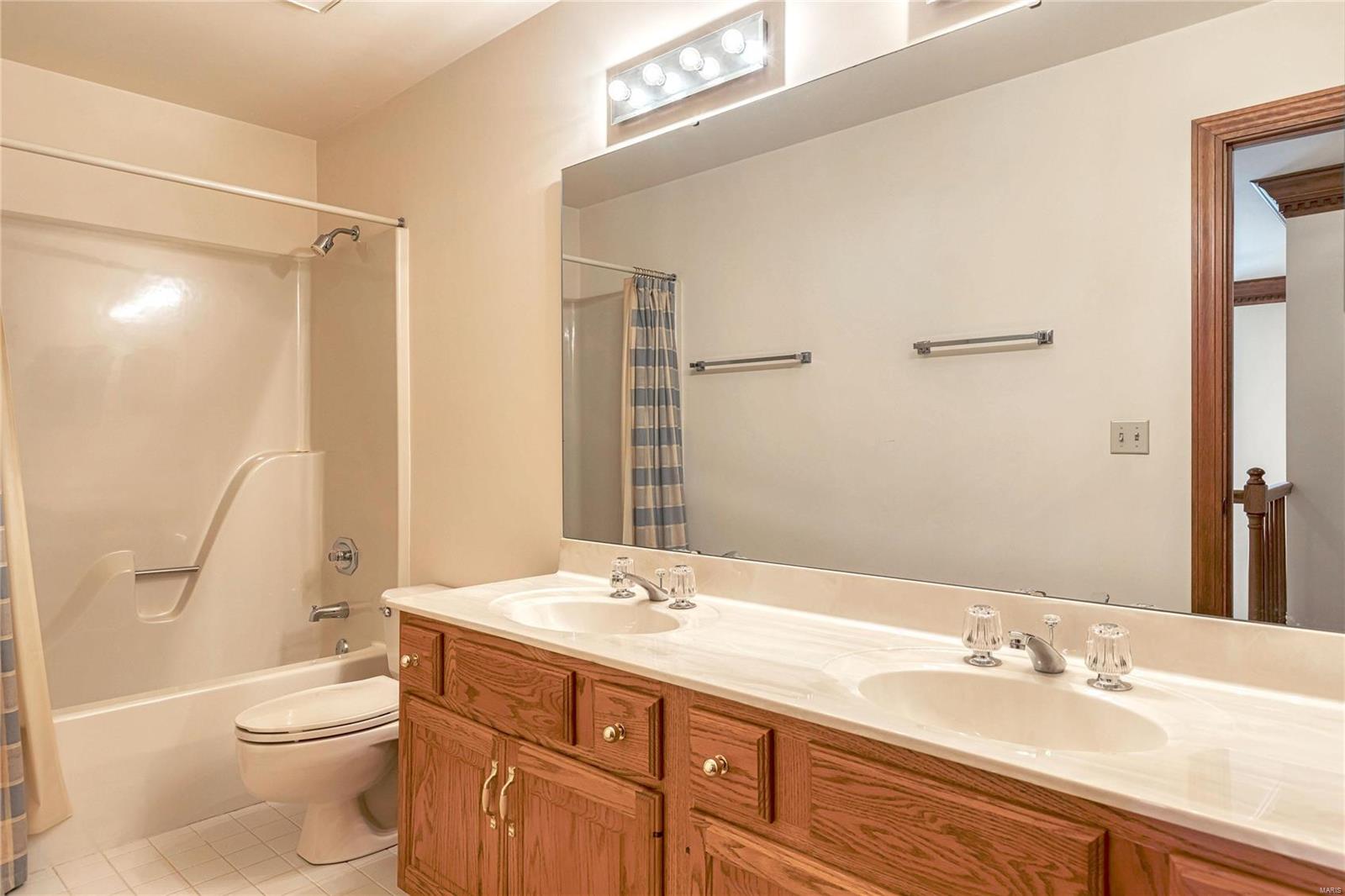 178 South Mason Road Creve Coeur, MO 63141 - Photo 34 of 49 Gallery Image 34