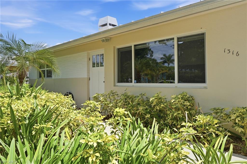 1316 Rordon Avenue Naples, FL 34103 - Photo 6 of 38