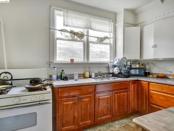 $1,099,000 | 820 52nd Street, Oakland, CA 94608