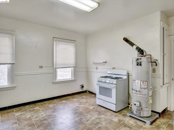$1,099,000 | 820 52nd Street, Oakland, CA 94608