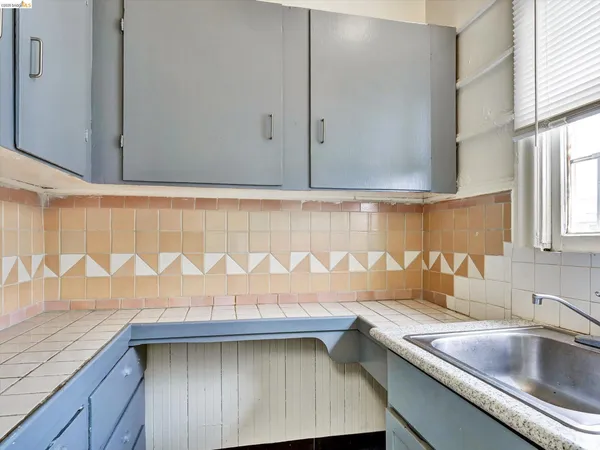 $1,099,000 | 820 52nd Street, Oakland, CA 94608
