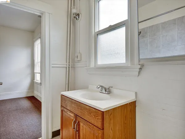 $1,099,000 | 820 52nd Street, Oakland, CA 94608