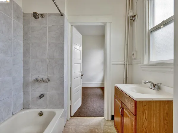 $1,099,000 | 820 52nd Street, Oakland, CA 94608