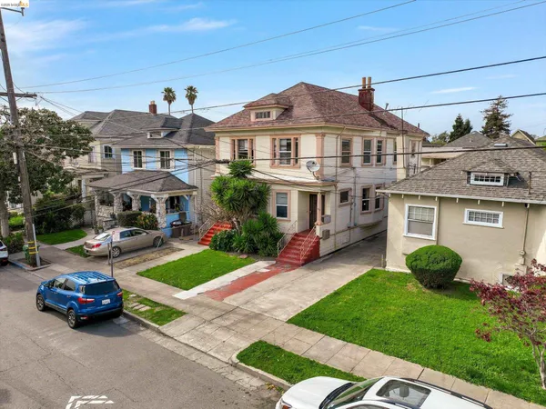 $1,099,000 | 820 52nd Street, Oakland, CA 94608