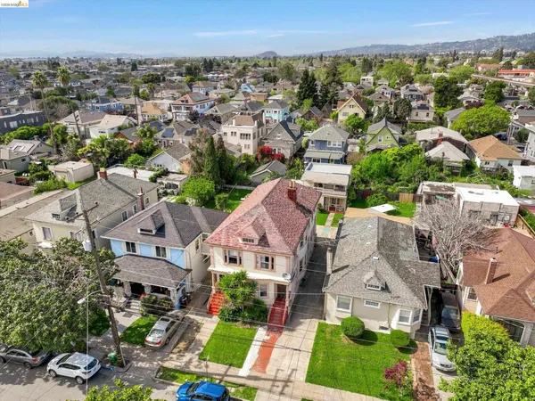 $1,099,000 | 820 52nd Street, Oakland, CA 94608