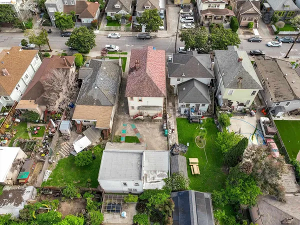 $1,099,000 | 820 52nd Street, Oakland, CA 94608