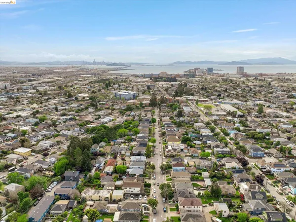 $1,099,000 | 820 52nd Street, Oakland, CA 94608