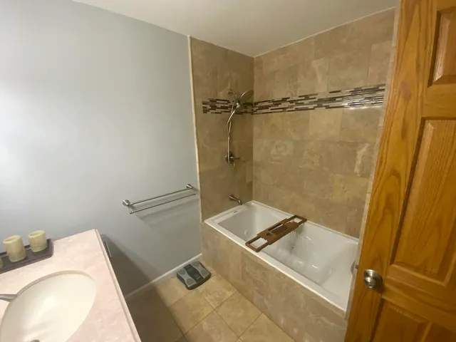 $375,000 | 378 Oakwood Drive, Crete, IL 60417