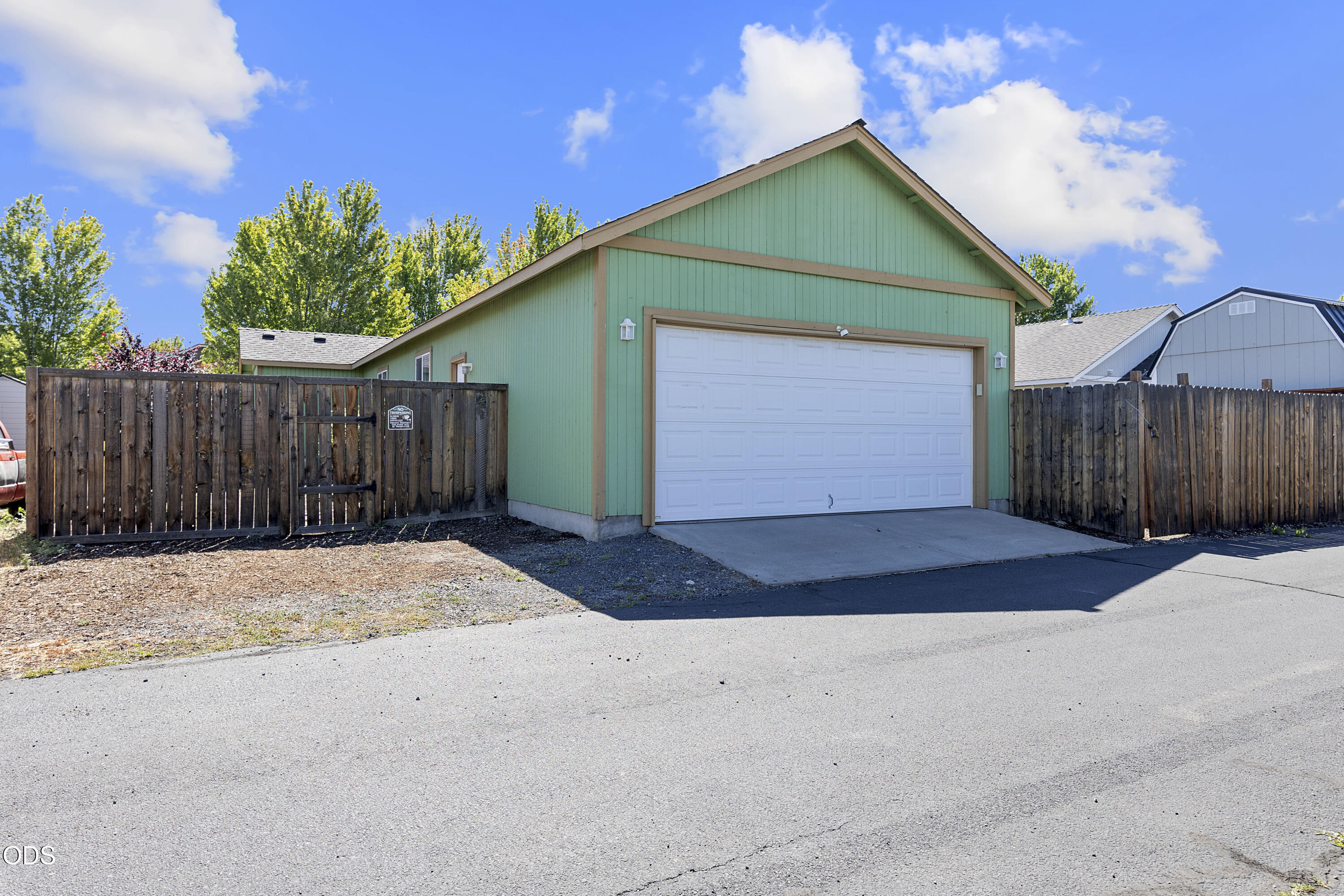 1345 Northeast 3rd Street Redmond, OR 97756 - Photo 23 of 27