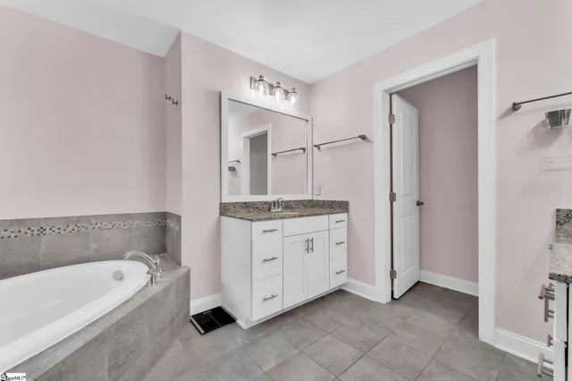 $679,900 | 4 Woodland Chase Court, Simpsonville, SC 29681