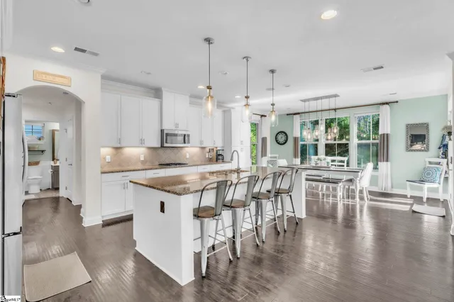 $679,900 | 4 Woodland Chase Court, Simpsonville, SC 29681