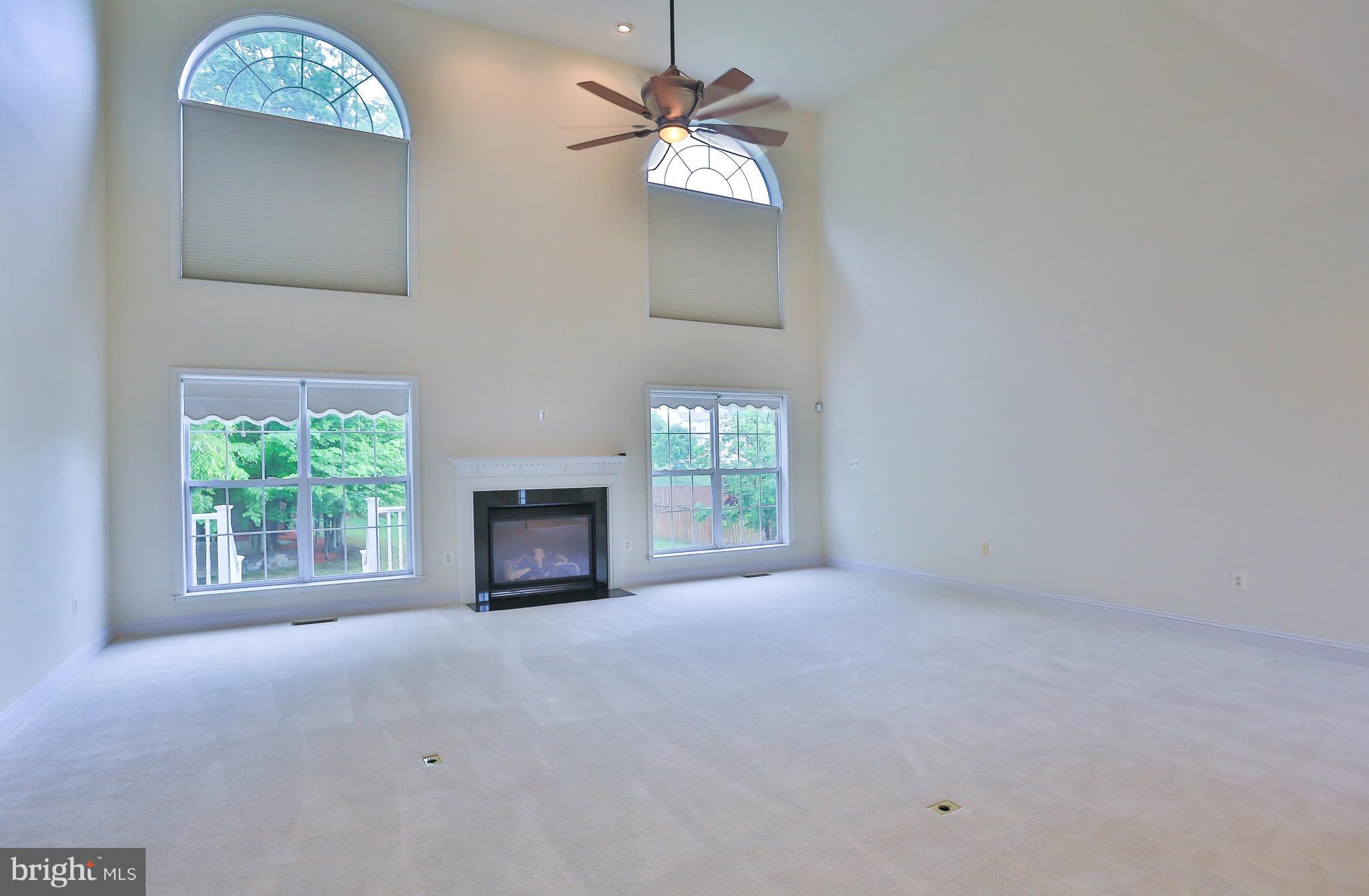 13196 Delaney Road Woodbridge, VA 22193 - Photo 2 of 27 Family Room