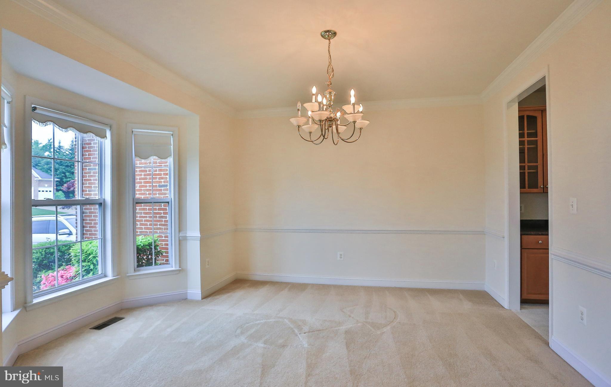 13196 Delaney Road Woodbridge, VA 22193 - Photo 8 of 27 Dining Room