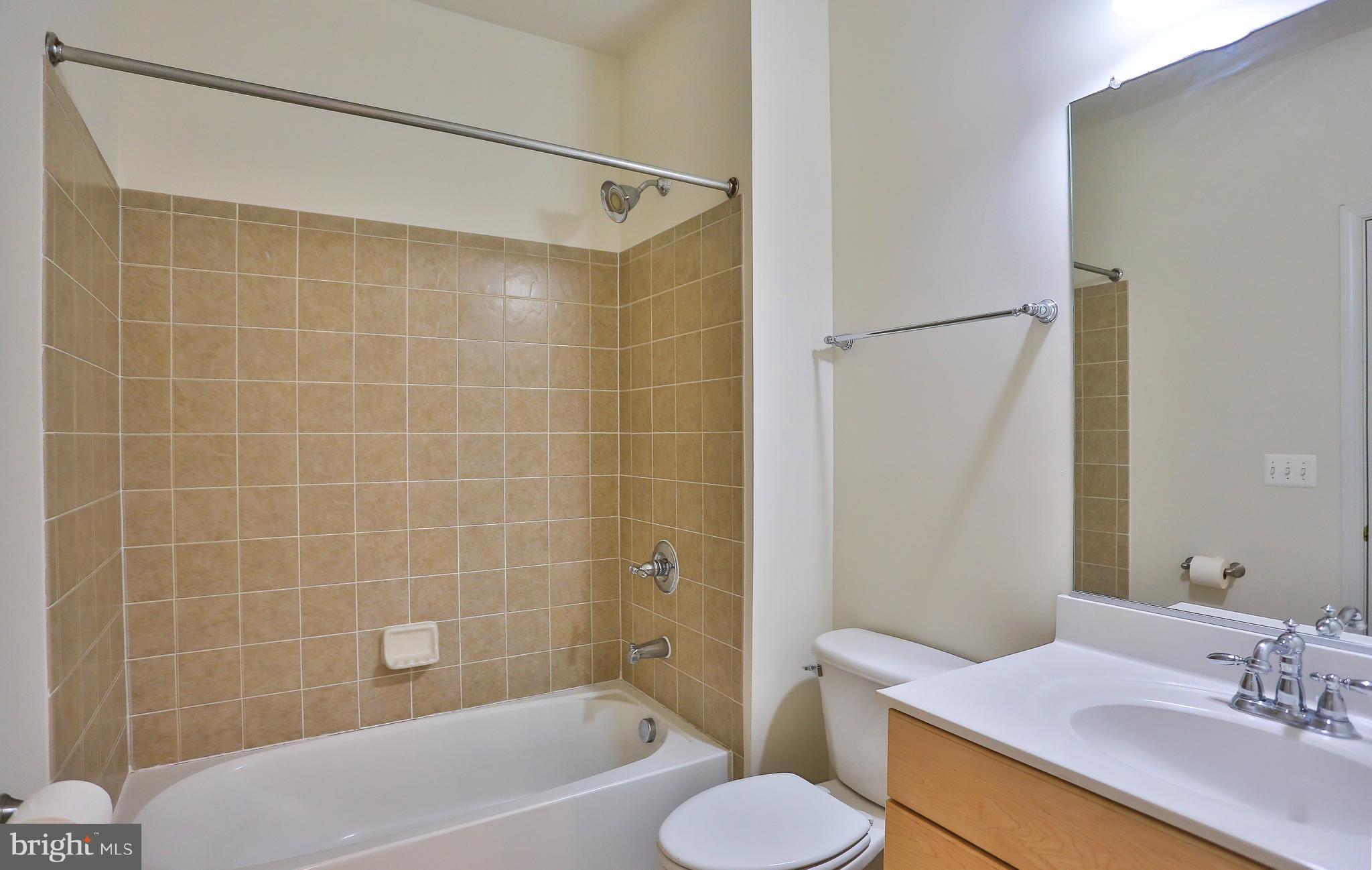 13196 Delaney Road Woodbridge, VA 22193 - Photo 10 of 27 Bath
