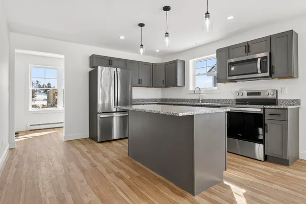 $469,000 | 13 Feldspar Lane, Unit 7, Cumberland Center, ME 04021