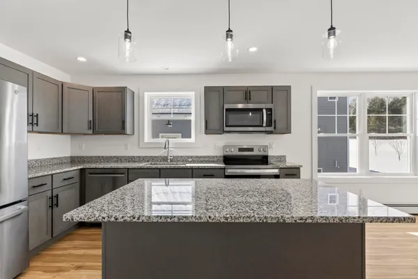 $469,000 | 13 Feldspar Lane, Unit 7, Cumberland Center, ME 04021