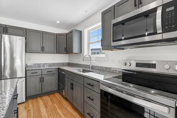 $469,000 | 13 Feldspar Lane, Unit 7, Cumberland Center, ME 04021