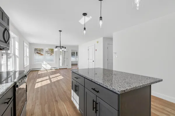 $469,000 | 13 Feldspar Lane, Unit 7, Cumberland Center, ME 04021