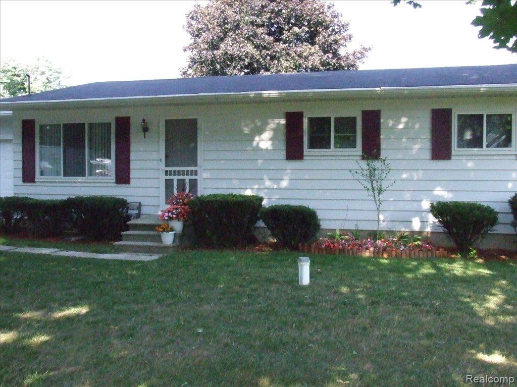 3390 Thomas Road Oxford, MI 48371 - Photo 4 of 11 3390 Thomas Rd (2)