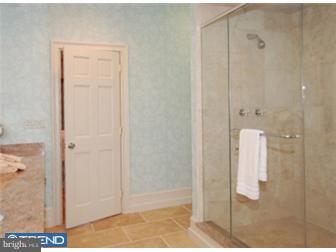 206 South 4th Street Philadelphia, PA 19106 - Photo 9 of 12 Bathroom