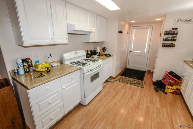 $2,400 | 533 Victoria Lane, Sugarloaf, CA 92386