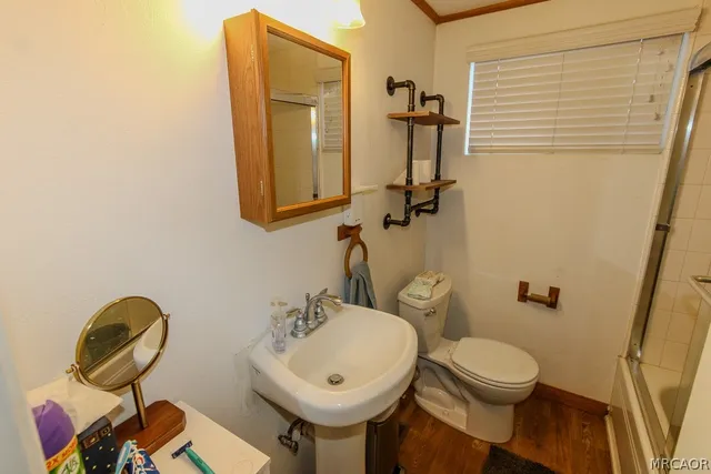 $2,400 | 533 Victoria Lane, Sugarloaf, CA 92386