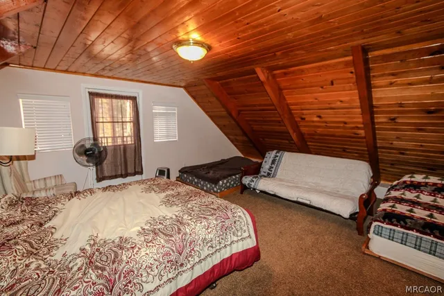 $2,400 | 533 Victoria Lane, Sugarloaf, CA 92386