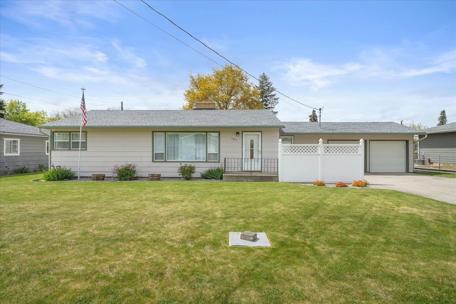 107 North McCabe Road Spokane Valley, WA 99216 - Photo 4 of 40
