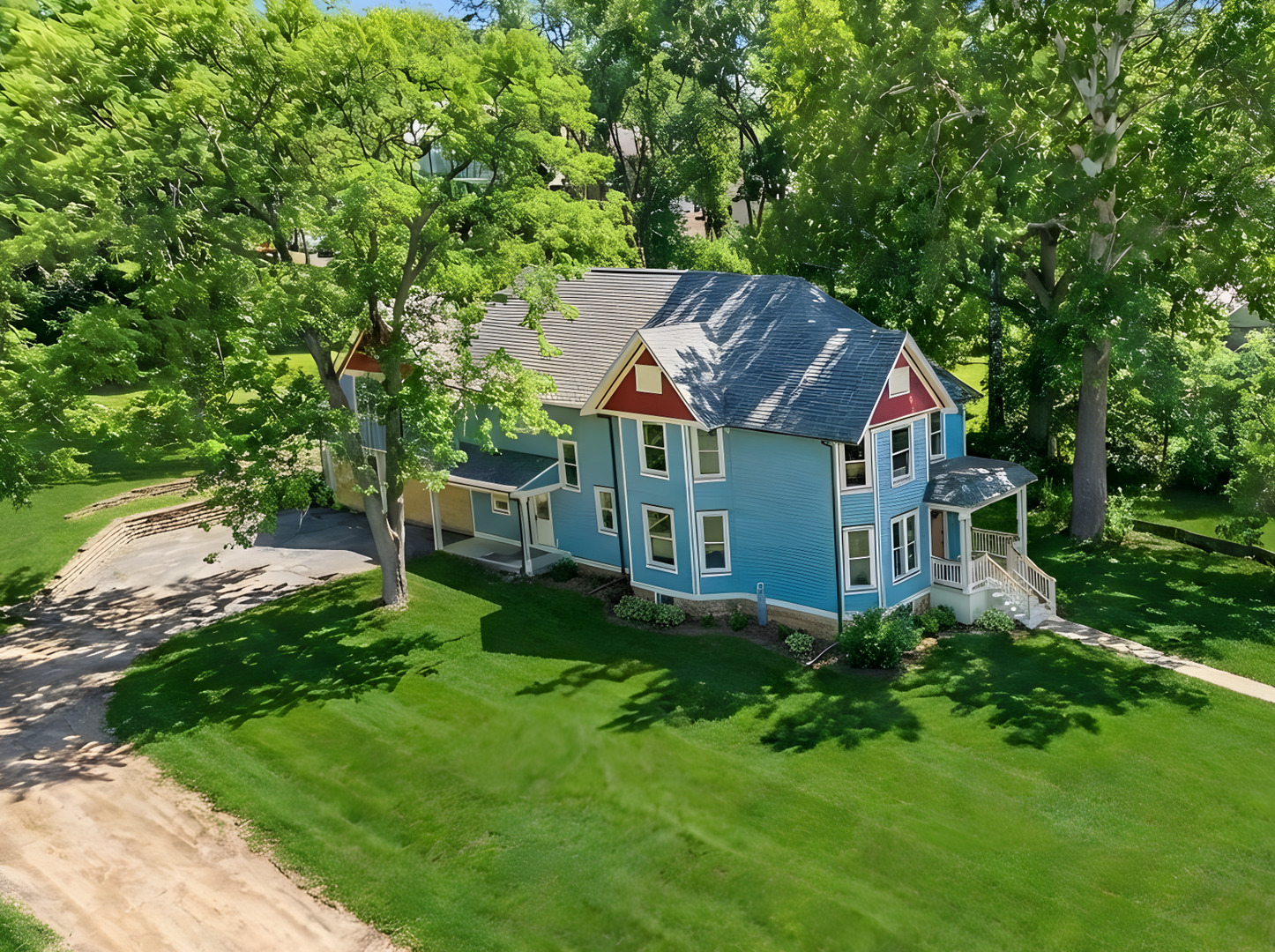 a view of house with garden