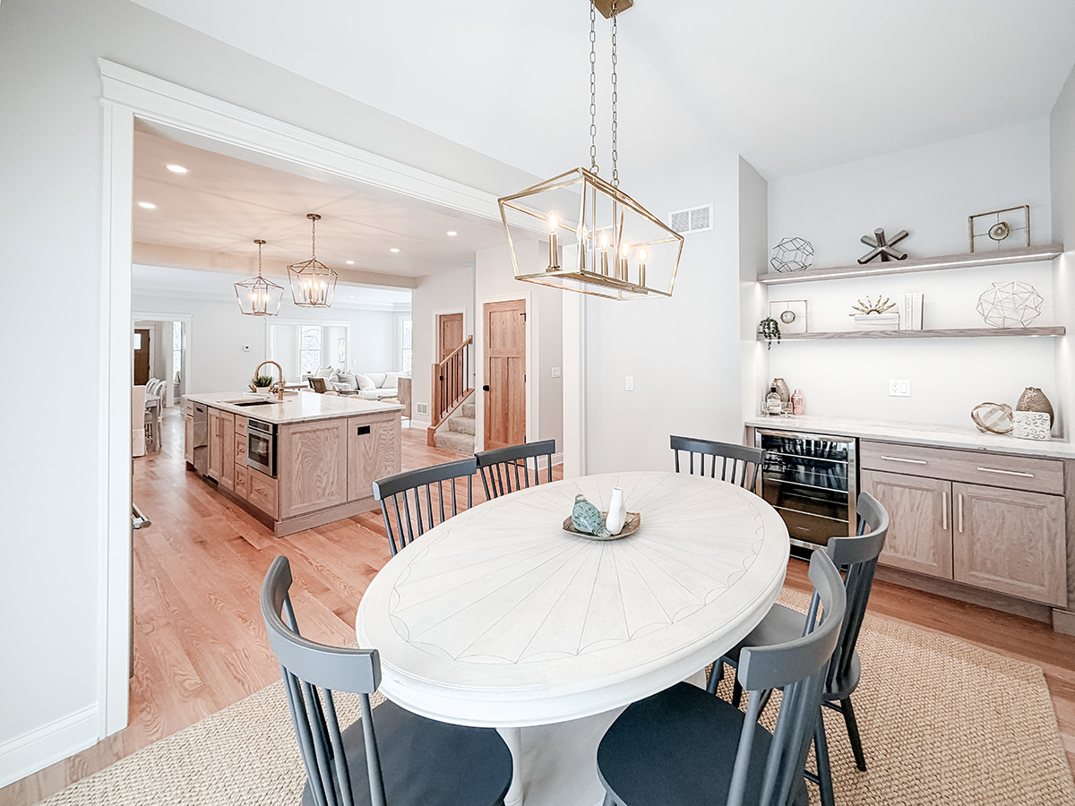 885 Geneva Road St. Charles, IL 60174 - Photo 15 of 39 a view of a dining room and livingroom