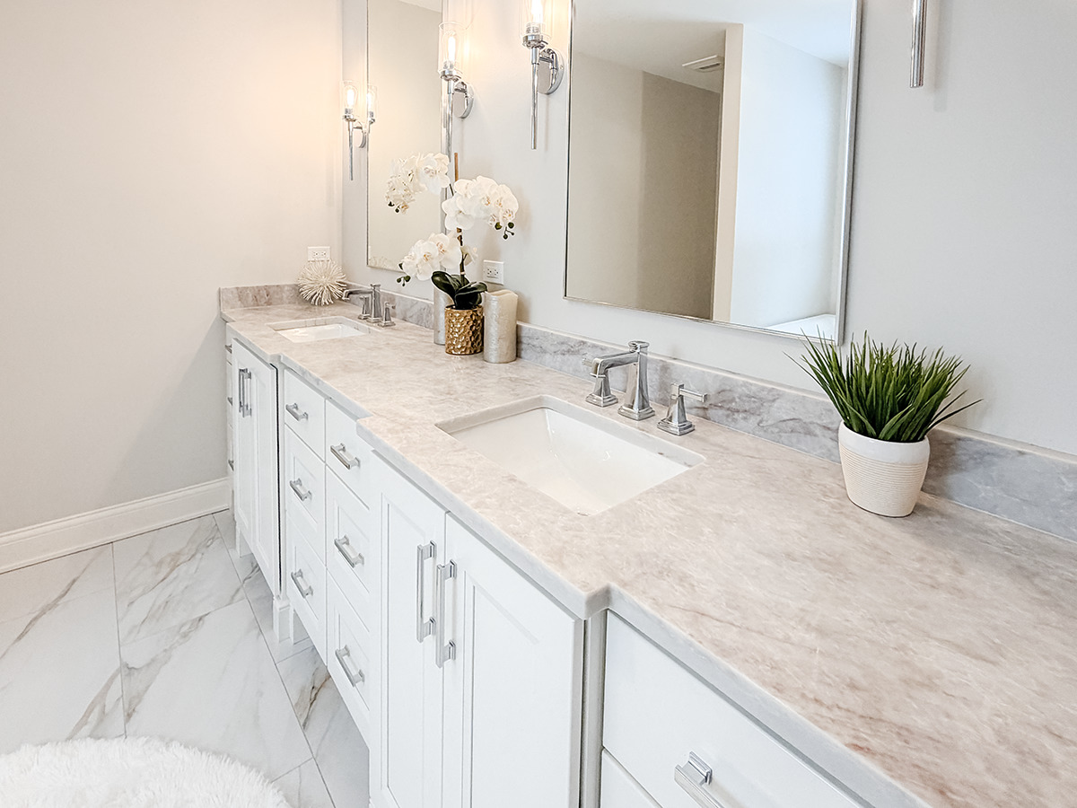 885 Geneva Road St. Charles, IL 60174 - Photo 27 of 39 a bathroom with sink and mirror