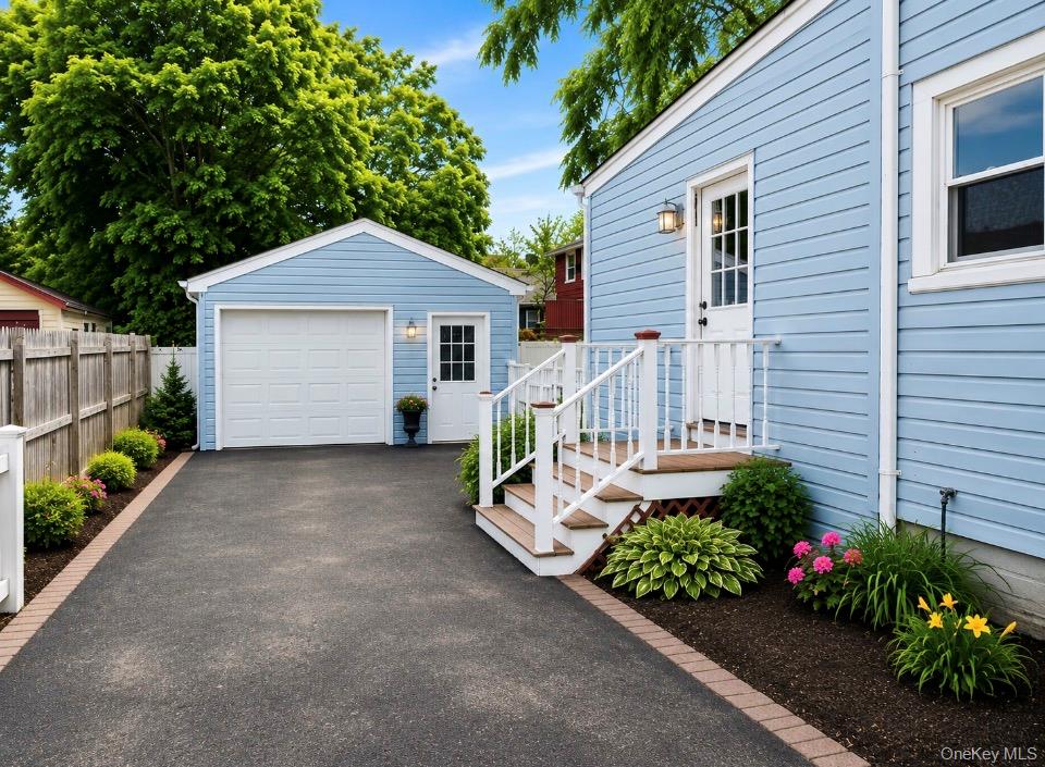 72 George Street Babylon, NY 11702 - Photo 3 of 14