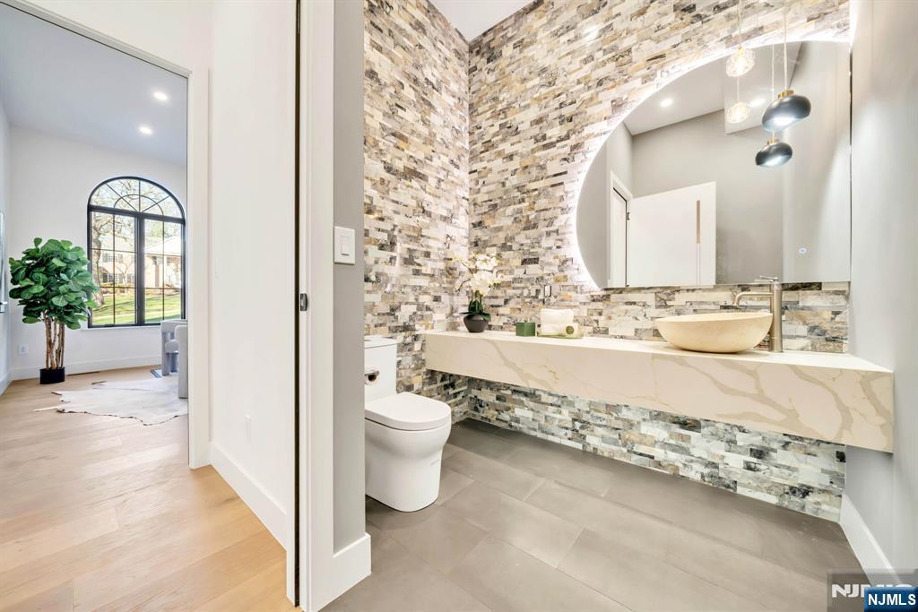 28 Ellen's Way Alpine, NJ 07620 - Photo 26 of 29
