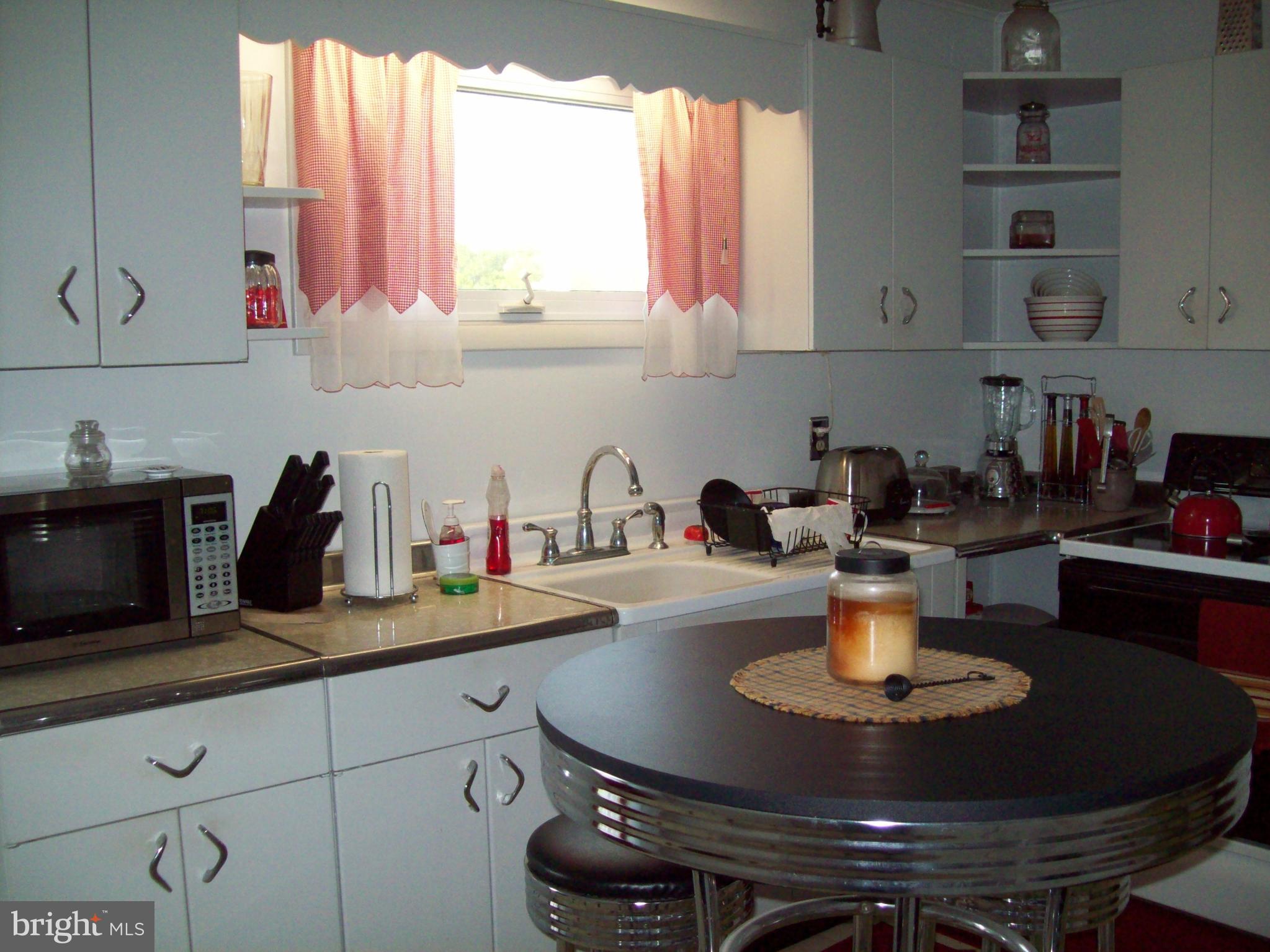 2045 Edgewood Road Chambersburg, PA 17202 - Photo 11 of 20 Kitchen