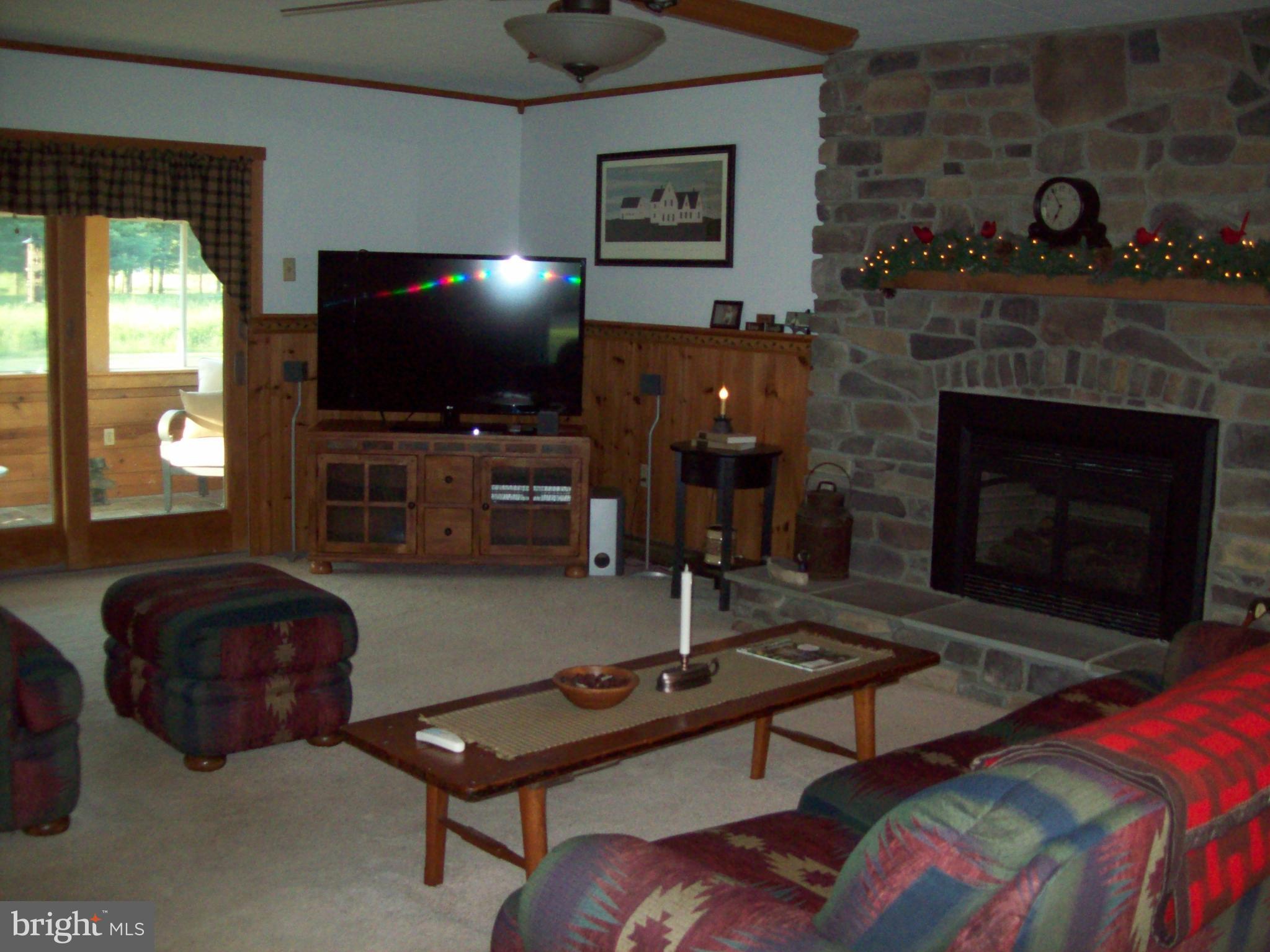 2045 Edgewood Road Chambersburg, PA 17202 - Photo 8 of 20 Family Room
