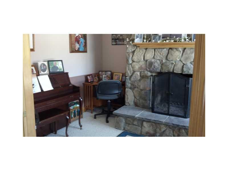173 Callaghan Road Houlton, ME 04730 - Photo 13 of 26 Living Room.